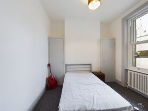 bed  - click for photo gallery